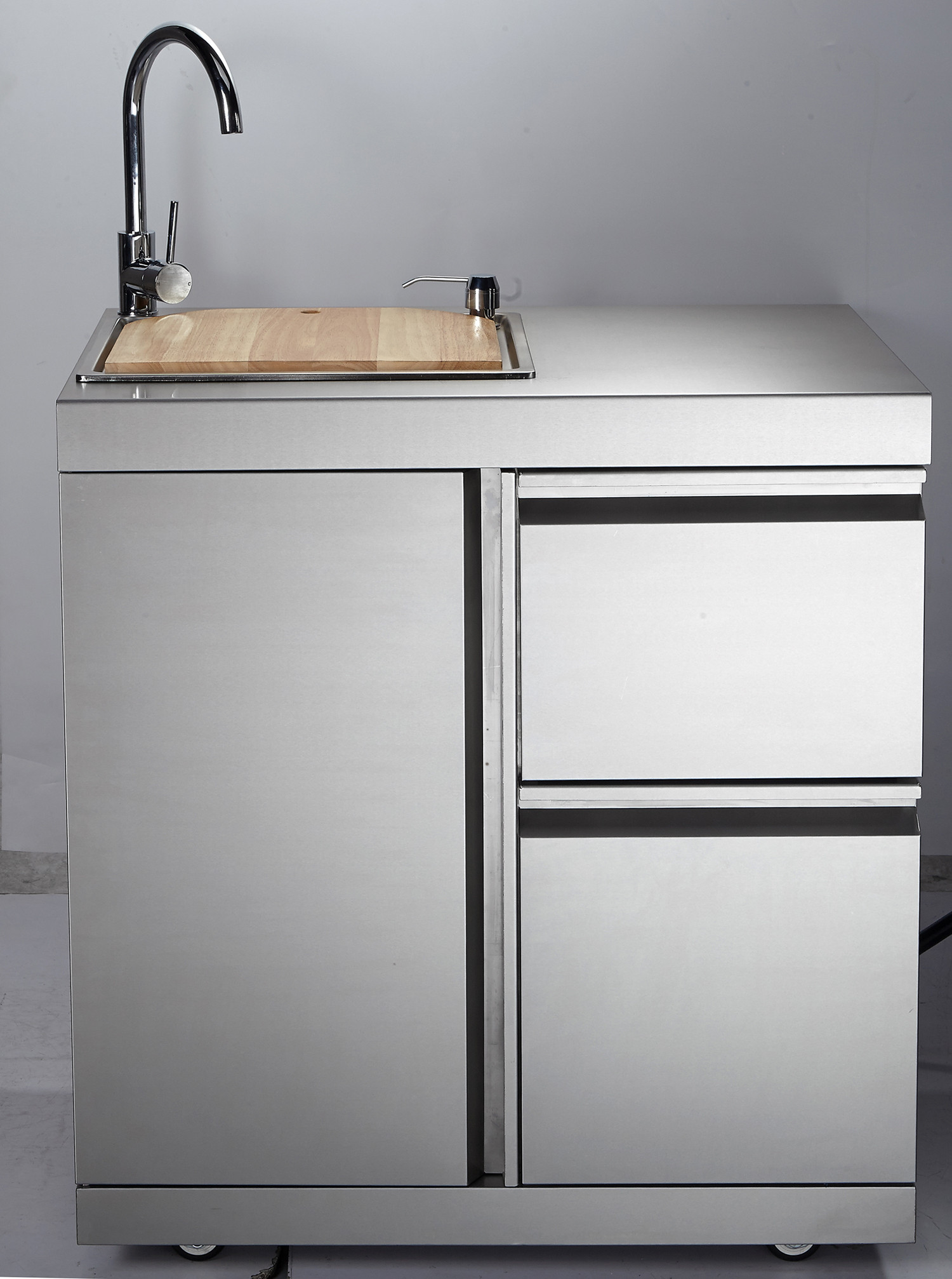 OUTDOOR KITCHEN CHEFMASTER GALLEY SERIES 4 BURNER BBQ / FRIDGE / SINK